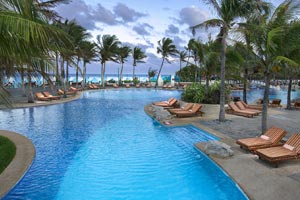 Grand Oasis Cancún | Deluxe All Inclusive